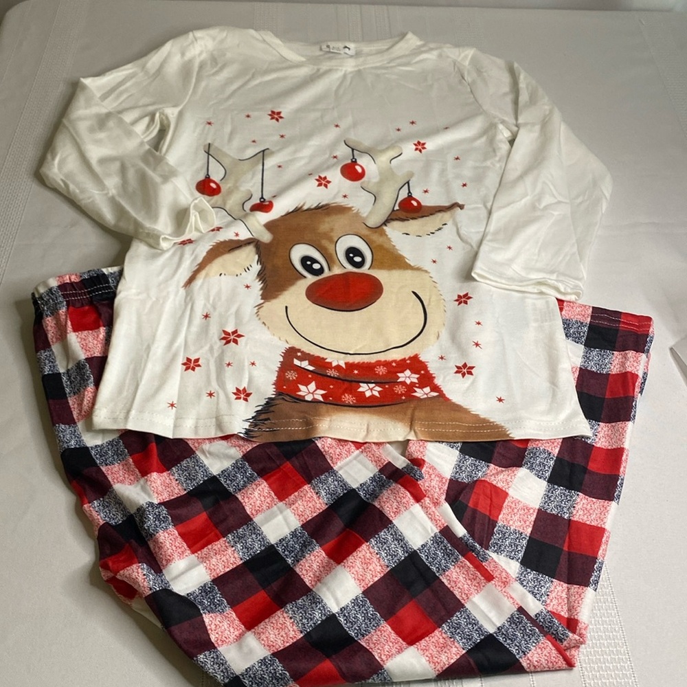 NIP Kids Christmas Pajamas Top Pants Rudolph Long Sleeve White Red Size Descrip